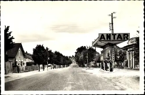 Ak La Ferté Bernard Sarthe, Avenue du General Leclerc, Tankstelle, Antar