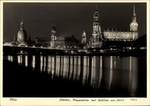 Ak Dresden Altstadt, Frauenkirche mit Hofkirche und Schloss, Nachtaufnahme, Hahn 10853