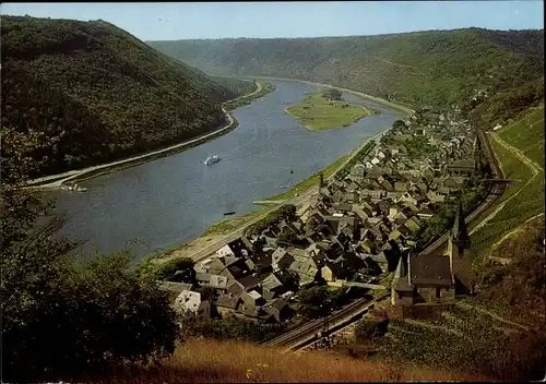 Ak Hatzenport an der Mosel, Ort mit Kirche vom Berg aus gesehen, Mosel