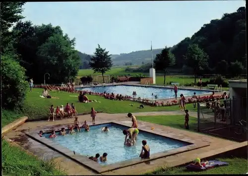 Ak Oberweis in der Eifel, Partie im Freibad