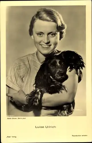 Ak Schauspielerin Luise Ullrich, Portrait, Hund