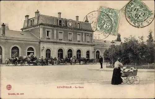 Ak Luneville Meurthe et Moselle, La Gare, Kinderwagen