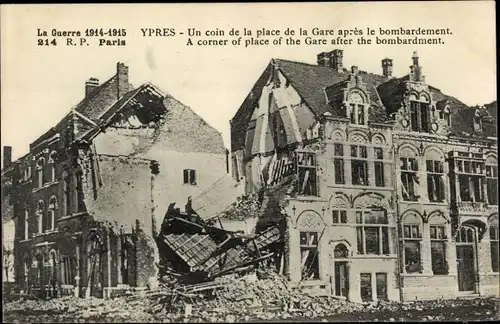 Ak Ypres Ypern Flandern, un coin de la Place de la Gare apres le bombardement, Kriegszerstörung 1.WK