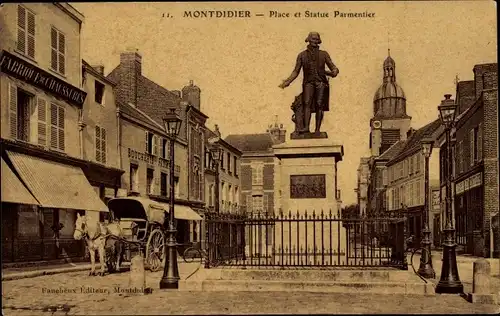 Ak Montdidier Somme, Place et Statue Parmentier