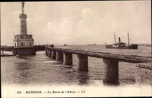 Ak Bayonne Pyrénées Atlantiques, La Barre de l'Adour, le Phare, Leuchtturm