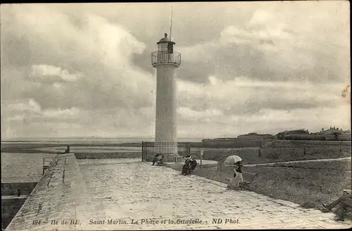 Ak Saint Martin de Ré Ile de Ré Charente-Maritime, Le Phare et la Citadelle