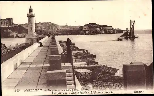 Ak Marseille Bouches du Rhône, Jetee et le Phare Sainte Marie