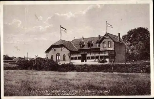 Ak Ascheffel im Kreis Eckernförde, Bahnhofs Hotel, Hüttener Berge