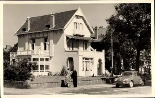 Foto Ak Ostseebad Grömitz in Holstein, Pensionshaus, Auto