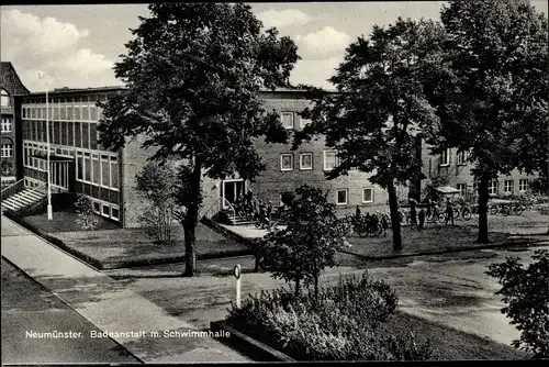 Ak Neumünster in Holstein, Badeanstalt, Schwimmhalle