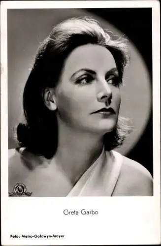 Ak Schauspielerin Greta Garbo, Portrait, MGM