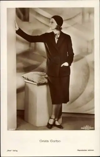 Ak Schauspielerin Greta Garbo, Portrait, Ross 5514/2