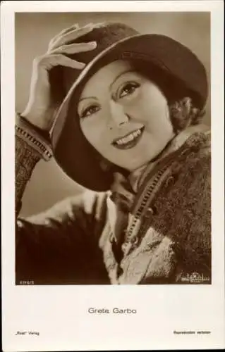 Ak Schauspielerin Greta Garbo, Portrait, Ross 5716/5, MGM