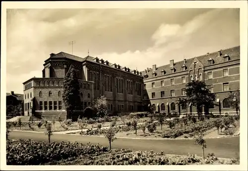 Ak Burtscheid Aachen, Provinzial Mutterhaus der Schwestern v. a. Kinde Jesus, Binnenhof