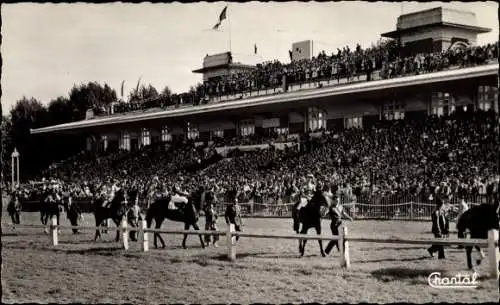 Ak Deauville Calvados, Les Courses