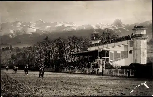 Ak Pau Pyrénées-Atlantiques, L'Hippodrome et les Pyrenees