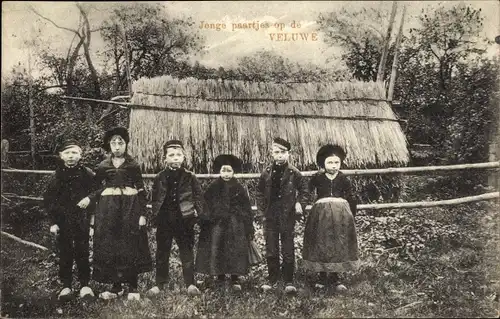 Ak Hoge Veluwe Gederland Niederlande, Jonge paartjes op de Veluwe