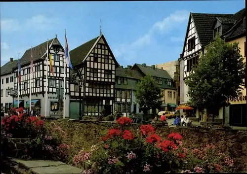 Ak Bad Münstereifel in Nordrhein Westfalen, Am Marktplatz, Fachwerkhäuser