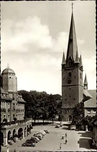 Ak Menden im Sauerland, Rathaus und Kirche