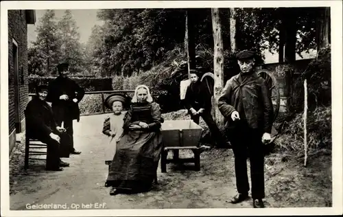 Ak Erf Gelderland, Dorfpartie, Familenfoto