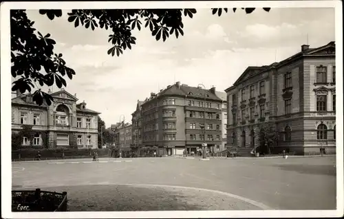 Ak Cheb Eger Region Karlsbad, Stadtansicht, Platz