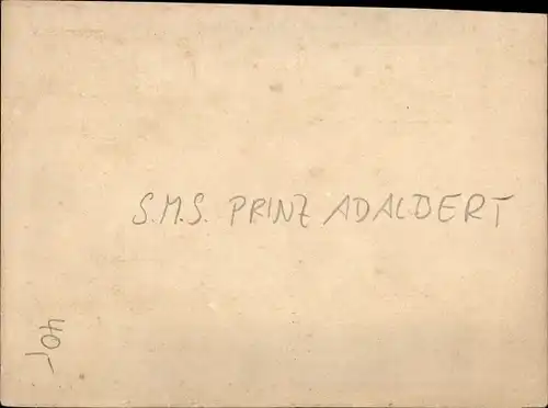 Foto Deutscher Seemann in Uniform, Mütze SMS Prinz Adalbert, Frau, Garten