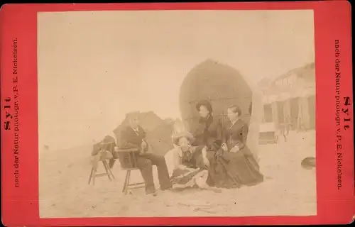 Foto Insel Sylt in Nordfriesland, Familie am Strand, Strandkorb, 1889