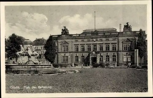 Ak Görlitz in der Lausitz, Platz der Befreiung, Kunstbrunnen, Hauptpostamt