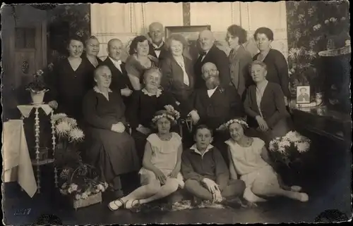 Foto Ak Familie Blume, Rudolf Blume, Gaststätte zum kühlen Grund, Helmut Blume, Leipzig, Fam. Hecker