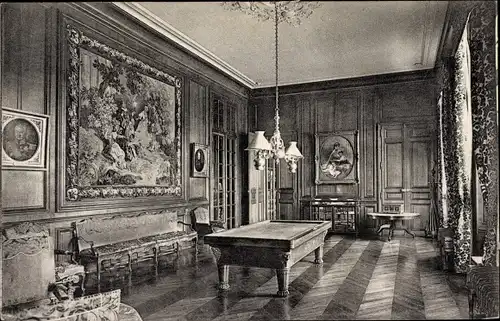 Foto Ak Saint Symphorien Sarthe, Chateau de Sourches, Salle de Billard