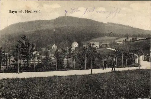 Ak Hain Hayn Oybin Oberlausitz, Teilansicht mit Hochwald, Spaziergänger