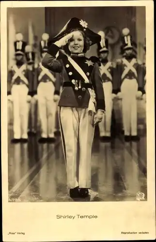 Ak Schauspielerin Shirley Temple, Uniform, salutierend, Ross