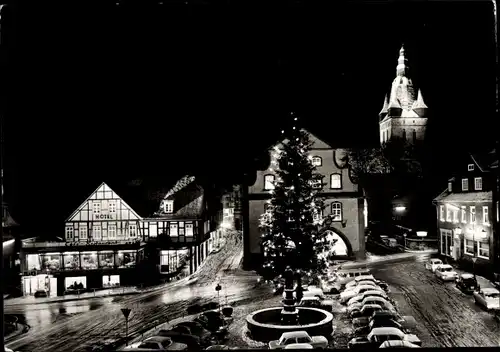 Ak Brilon im Sauerland, Marktplatz, Weihnachtsbaum, Nachtbeleuchtung