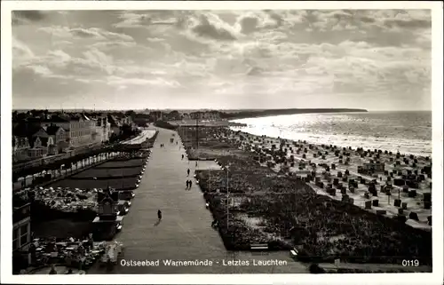 Ak Ostseebad Warnemünde Rostock, Letztes Leuchten, Strand, Promenade
