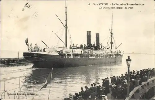 Ak Saint Nazaire Loire Atlantique, Paquebot La Normandie sortant du Port, Dampfer, CGT, French Line