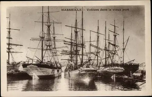 Ak Marseille Bouches du Rhône, Voiliers dans le vieux port