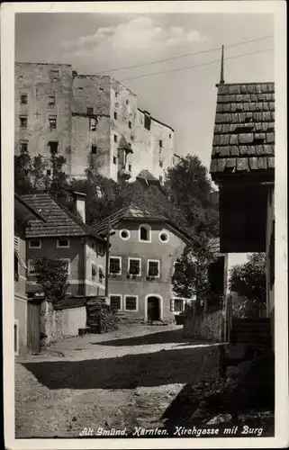 Ak Gmünd in Kärnten, Partie in Alt Gmünd, Kirchgasse mit Burg