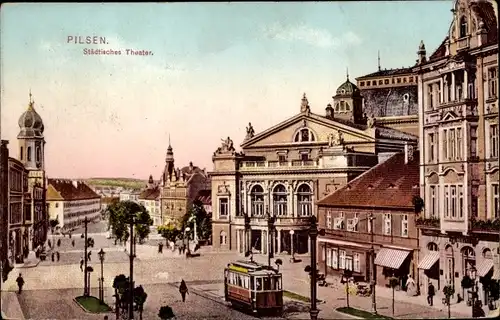 Ak Plzeň Pilsen Stadt, Städtisches Theater, Straßenbahn