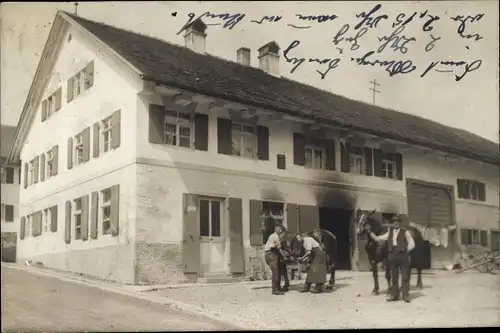 Foto Ak Dietmannsried im Oberallgäu, Schmiedewerkstatt, Hufschmied