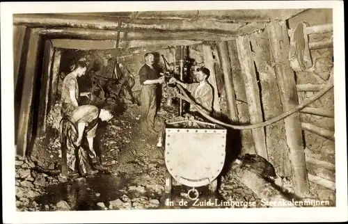 Ak In de Zuid Limburgse Steenkolenmijnen, Kolenpost op 410 m diepte, Steinkohlenbergwerk, Bergleute