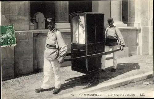 Ak La Bourboule Puy-de-Dôme, Une Chaise a Porteurs