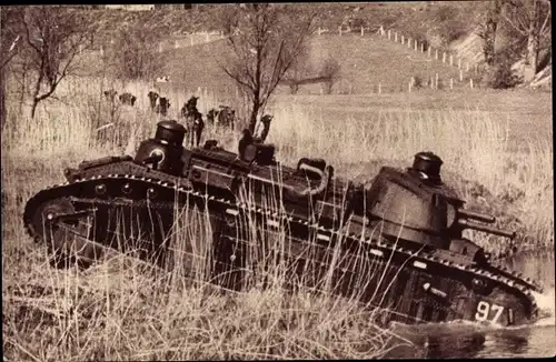 Ak Char de 70 Tonne traversant une Riviere