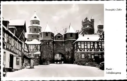 Ak Braunfels an der Lahn, Markt, Schlosseingang, Schnee bedeckt