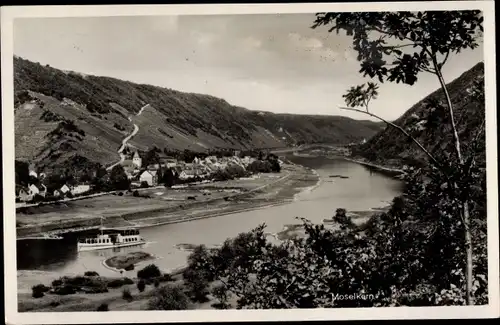 Ak Moselkern an der Mosel, Moselpartie, Blick auf den Ort, Dampfer