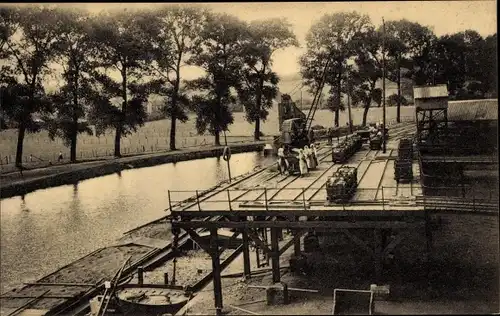 Ak Le Charbonnage, Quai d'embarquement au rivage