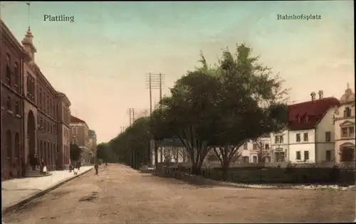Ak Plattling in Niederbayern, Bahnhofsplatz