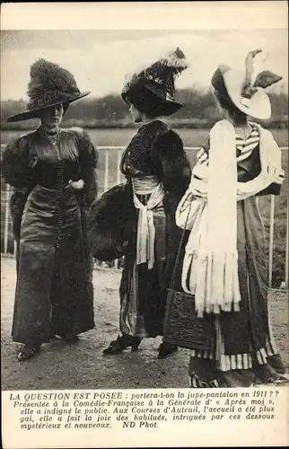 Ak La Question est Posee, La Jupe Pantalon en 1911, Frauen in Hosenanzügen mit Hüten