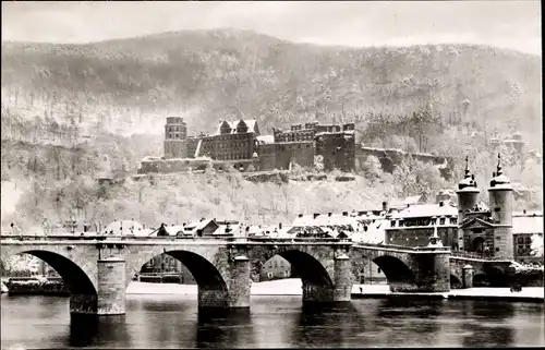 Ak Heidelberg am Neckar, Alte Brücke, Schloss, Winterszene