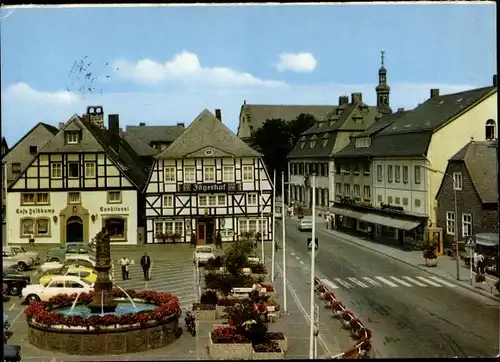 Ak Brilon im Sauerland, Marktplatz, Jägerhof, Springbrunnen