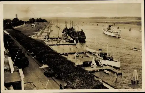 Ak Ostseebad Travemünde Lübeck, Blick auf die Travemündung, Dampfer